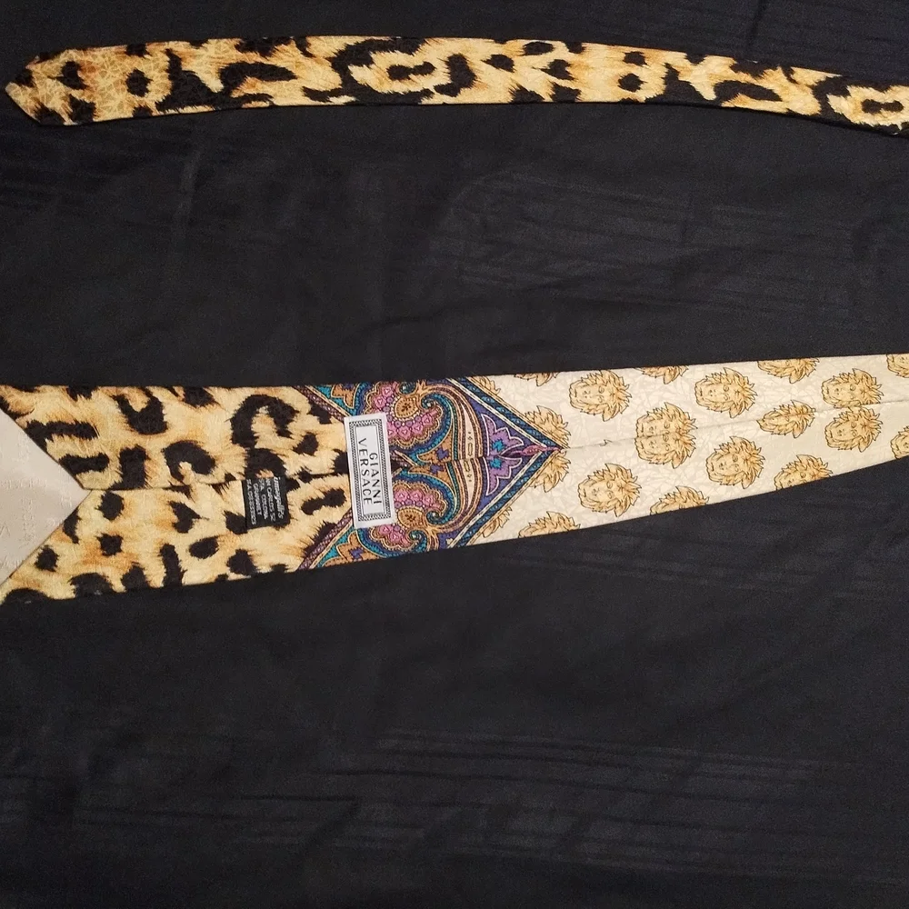 Versace Gold and Black Patterned Tie - Picture 2 of 3